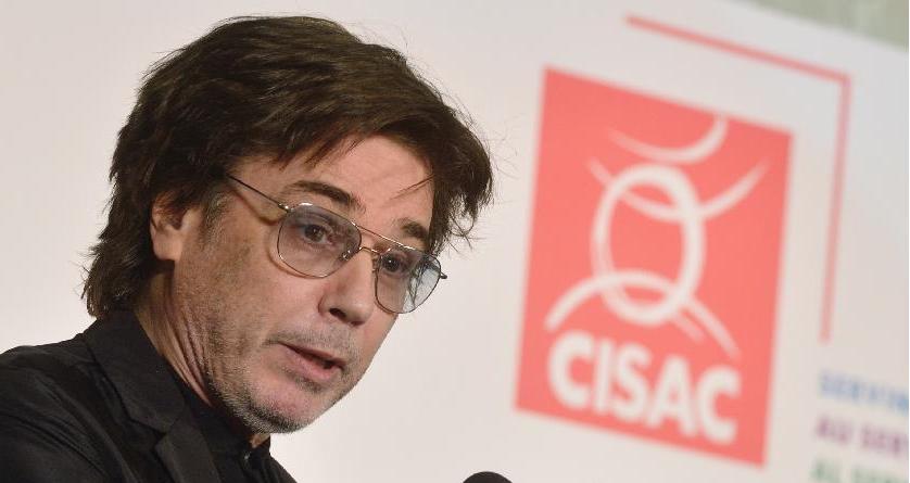 Jarre ficou satisfeito ao ver "o esforço da China para proteger os direitos e interesses dos artistas".