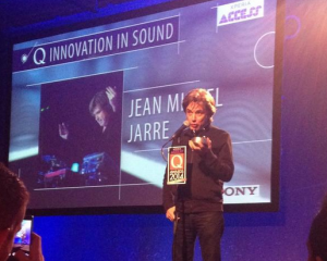 Jarre recebe o Prêmio "Q Awards" em Londres.