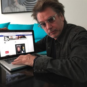 Jarre respondeu as perguntas diretamente de sua casa em Paris.