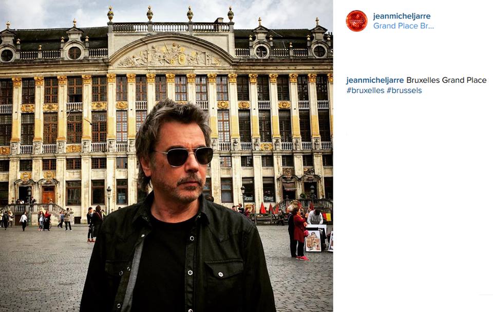 Jarre em frente ao "Grande Palácio de Bruxelas"