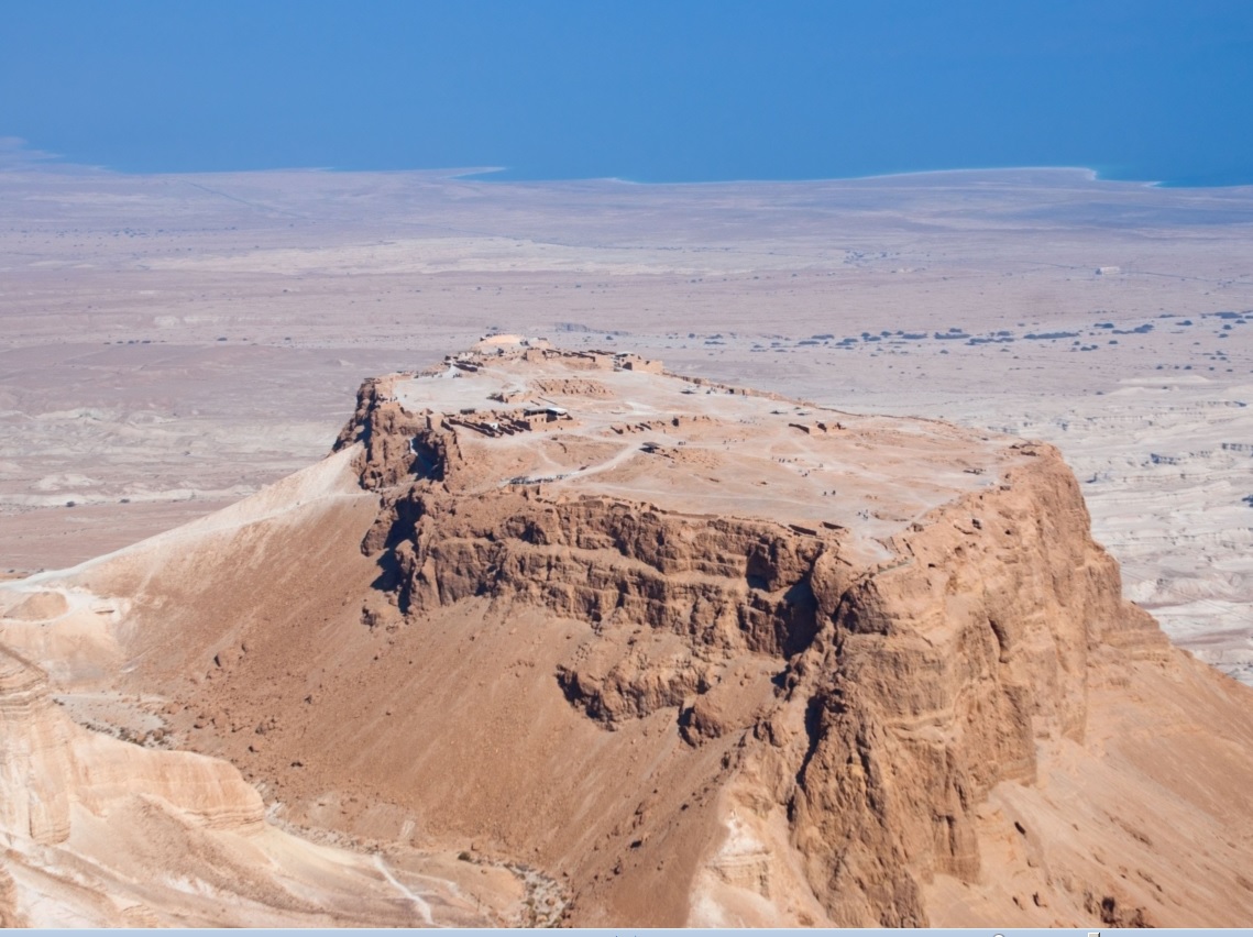 Fortaleza de Massada, ao fundo o Mar Morto (Israel)