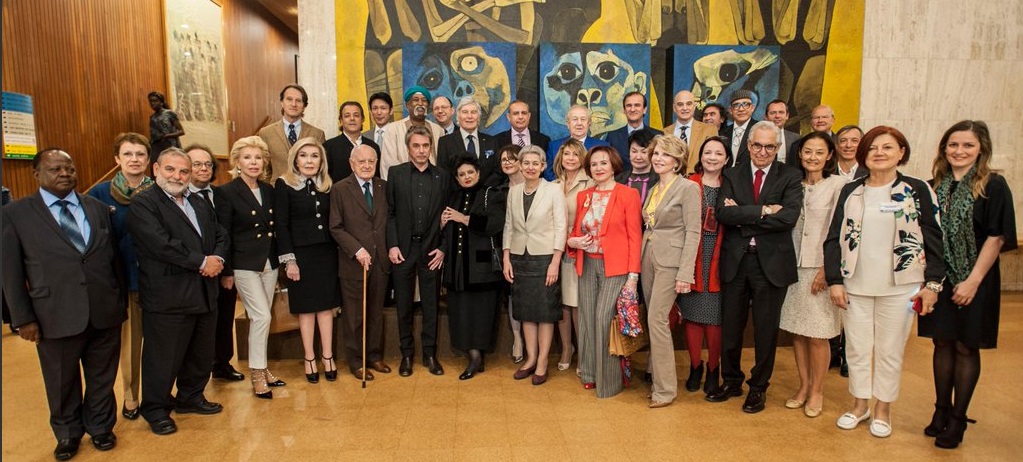 Embaixadores da UNESCO, reunidos na sede a organização em Paris.