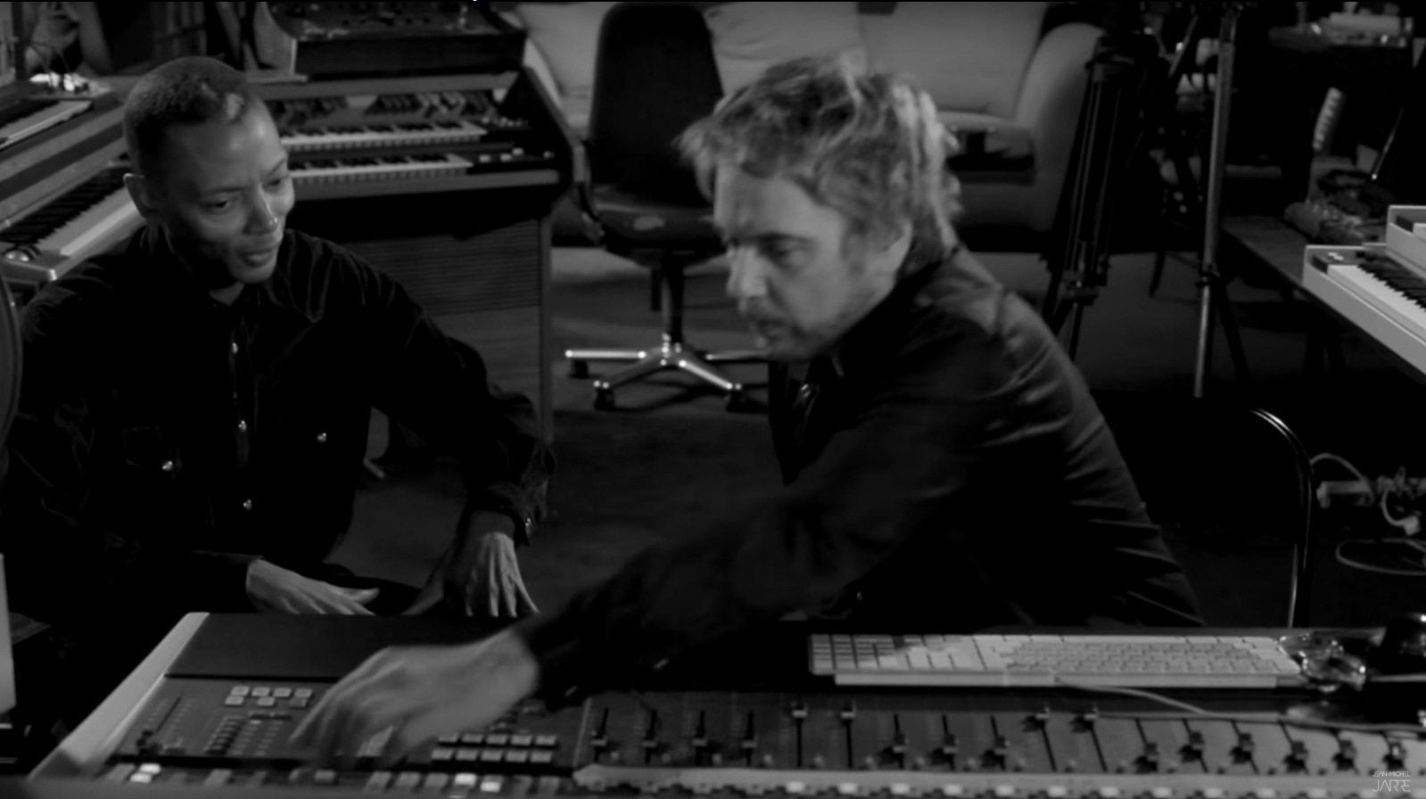 Jeff Mills e Jean Michel Jarre, duas lendas da eletrônica.