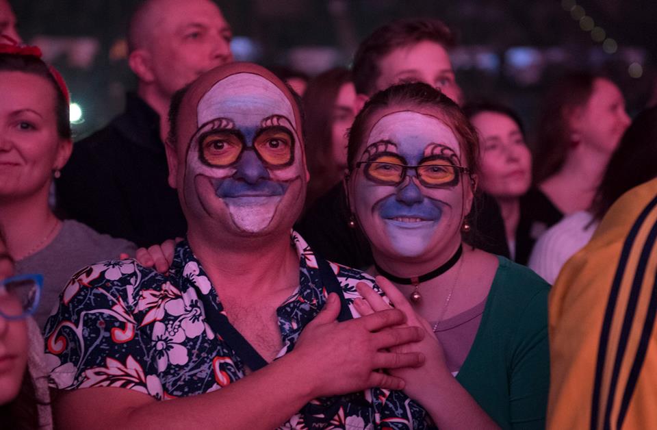 Fãs poloneses, sempre os mais animados...cosplay de Equinoxe ???