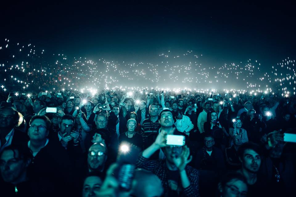 Show de Paris teve lotação esgotada